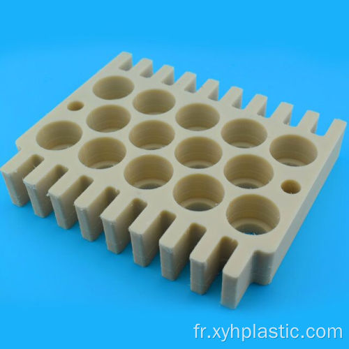 Traitement des feuilles de plastiques techniques à 100 % en nylon